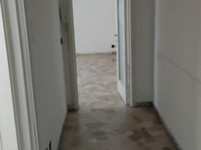 Ufficio in affitto a Voghera, Lombardia
