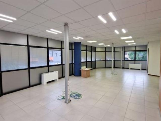 Ufficio in affitto a Lissone, Lombardia