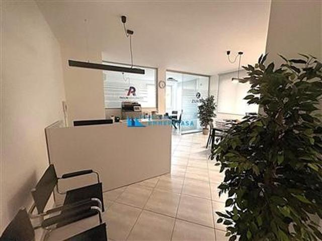Ufficio in vendita a Poggiolo, Massa