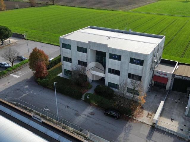 Ufficio in vendita a Acquafredda, Lombardia