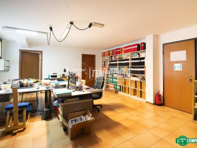 Ufficio in vendita a Albiate, Lombardia