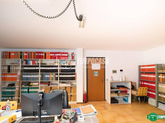 Ufficio in vendita a Albiate, Lombardia