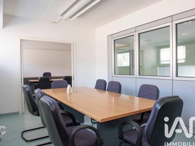 Ufficio in vendita a Baraccola Ovest, Marche