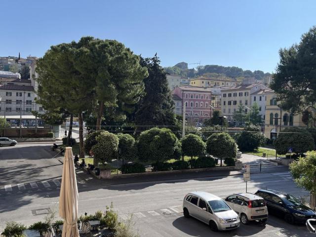Ufficio in vendita a Santo Stefano, Marche