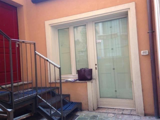 Ufficio in vendita a Santo Stefano, Marche