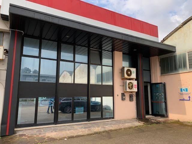 Ufficio in vendita a Baraccola Ovest, Marche