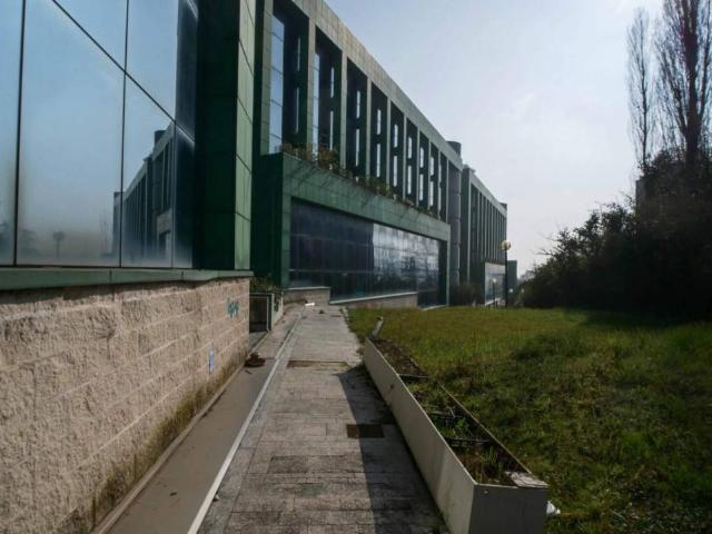 Ufficio in vendita a Brecce Bianche, Marche