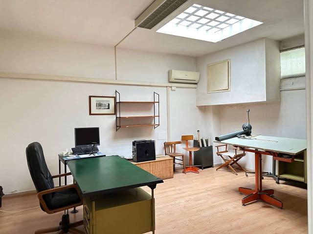 Ufficio in vendita a Passetto, Marche