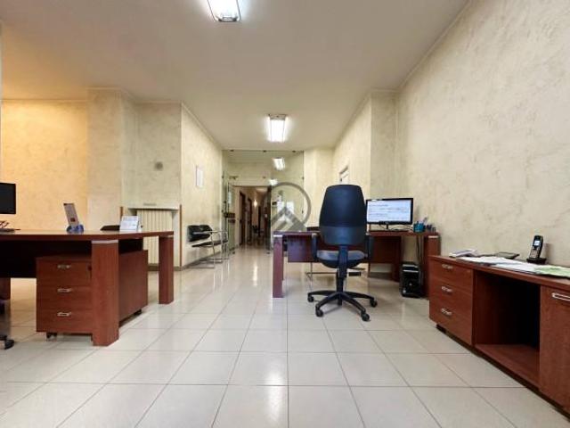 Ufficio in vendita a Puglia, Barletta-andria-trani
