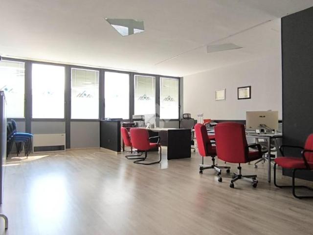 Ufficio in vendita a Busseyaz, Aosta