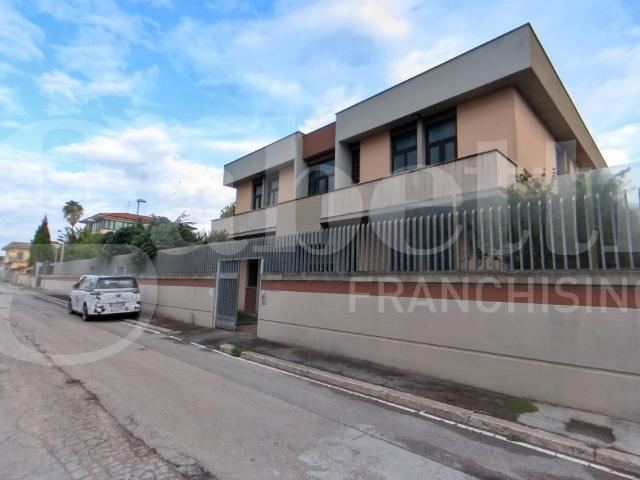Ufficio in vendita a Montarelli, Aprilia