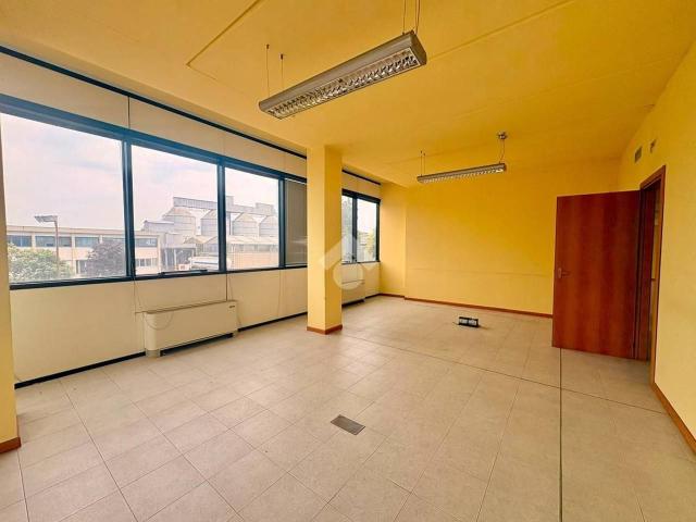 Ufficio in vendita a Cascina del Bruno, Arcore