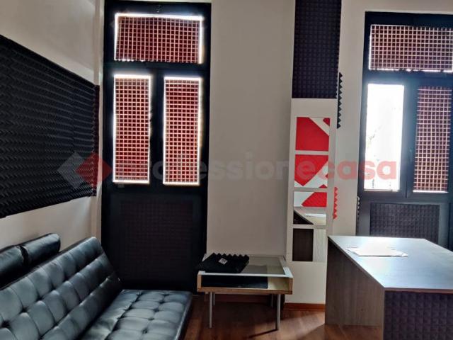 Ufficio in vendita a Palazzo Del Pero, Toscana