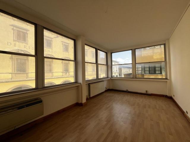 Ufficio in vendita a Palazzo Del Pero, Toscana