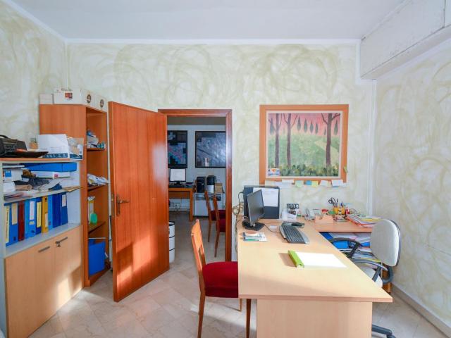 Ufficio in vendita a Palazzo Del Pero, Toscana