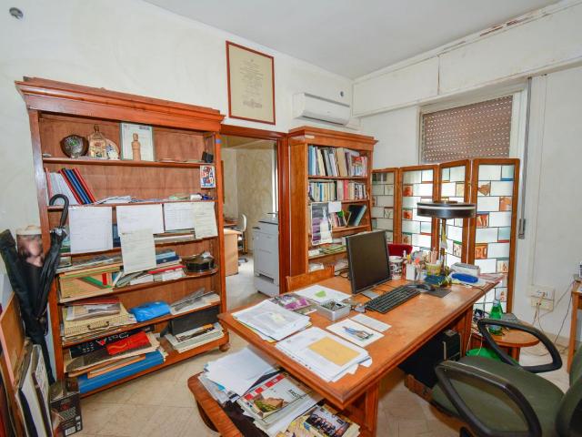 Ufficio in vendita a Palazzo Del Pero, Toscana