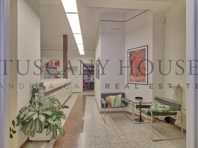 Ufficio in vendita a Palazzo Del Pero, Toscana