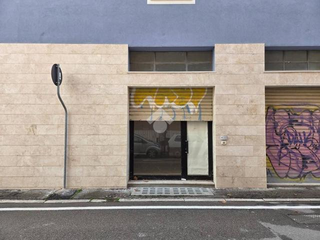 Ufficio in vendita a Campo Parignano, Marche