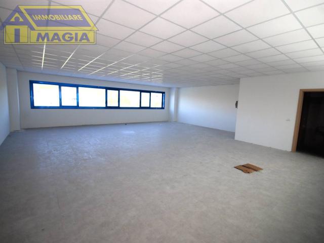 Ufficio in vendita a Marche, Ascoli Piceno