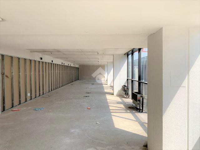 Ufficio in vendita a Bazzana Inferiore, Assago