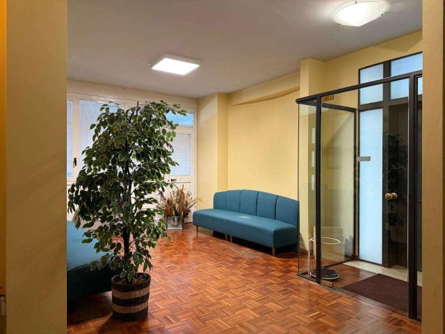Ufficio in vendita a Assisi, Umbria