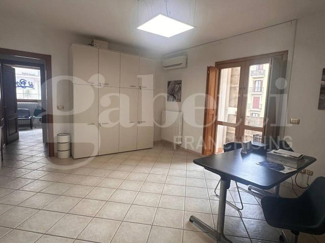 Ufficio in vendita a Avellino, Campania