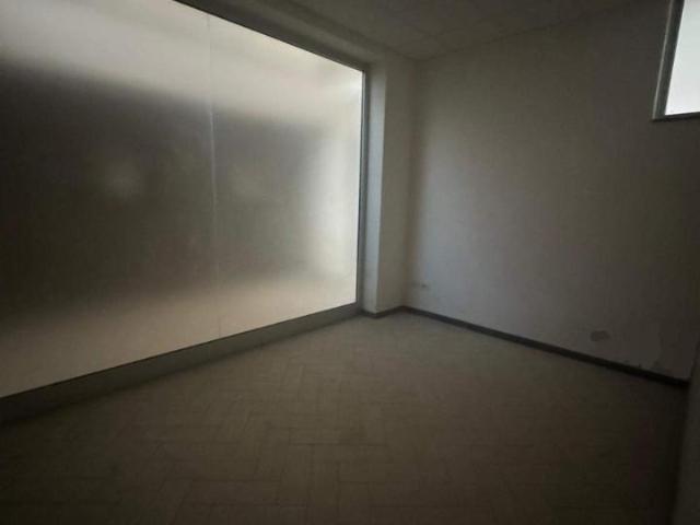 Ufficio in vendita a Rione Costantinopoli, Aversa