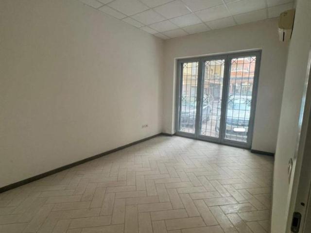 Ufficio in vendita a Rione Costantinopoli, Aversa