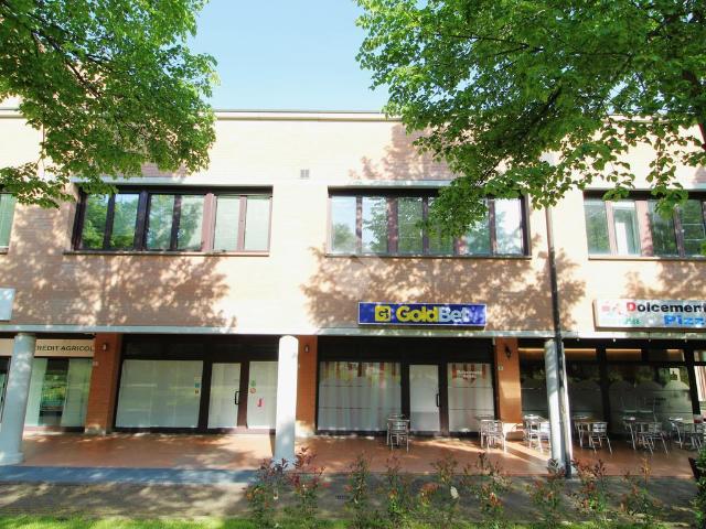 Ufficio in vendita a Terra di Mezzo, Re