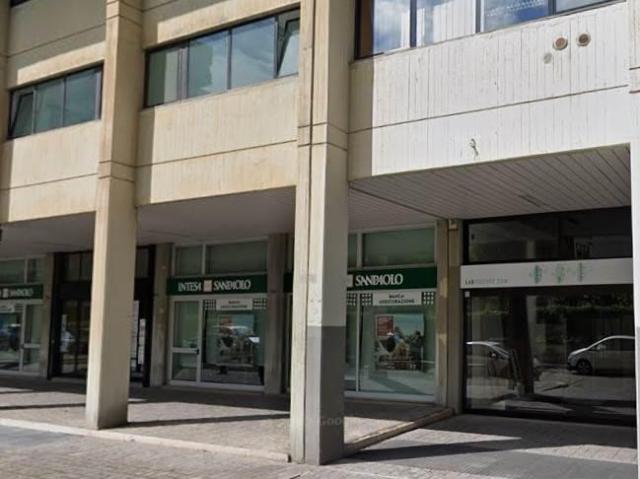 Ufficio in vendita a Municipio 2, Puglia