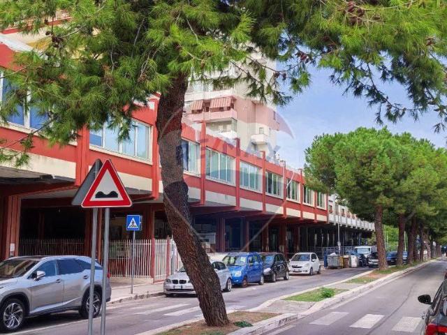 Ufficio in vendita a Poggiofranco, Bari