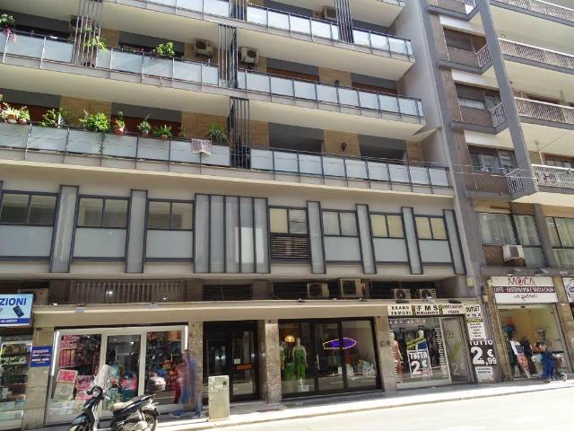 Ufficio in vendita a Quartiere Umbertino, Bari