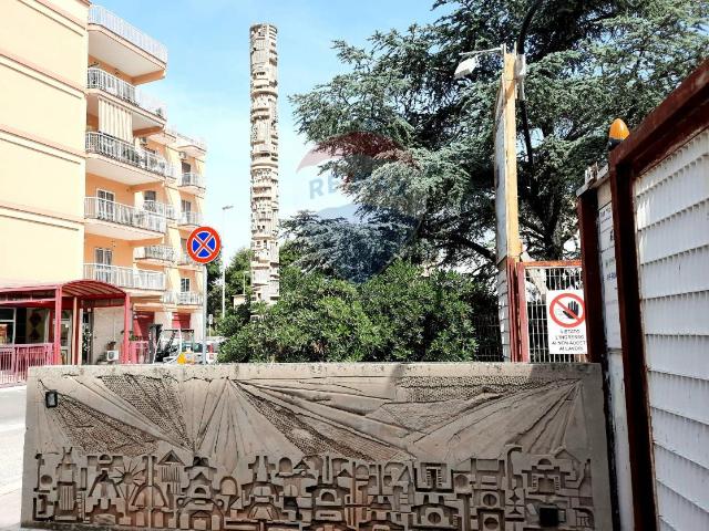 Ufficio in vendita a Municipio 2, Puglia