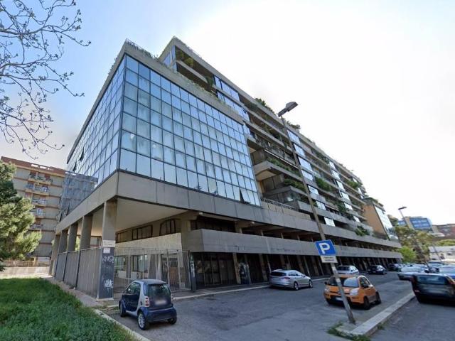 Ufficio in vendita a Municipio 2, Puglia