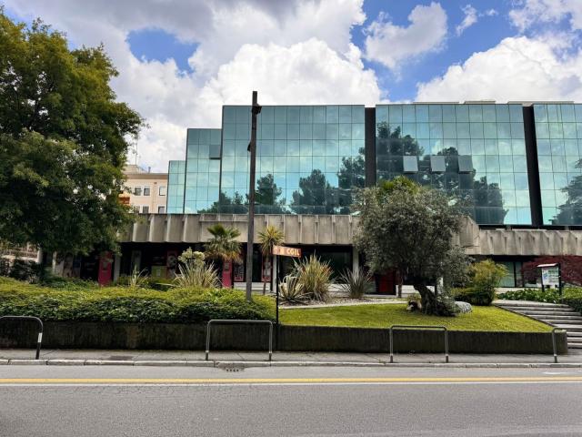 Ufficio in vendita a Pilastroni, Bassano Del Grappa