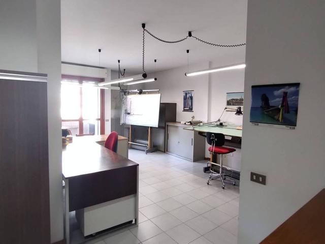 Ufficio in vendita a Borgo Palazzo, Bergamo