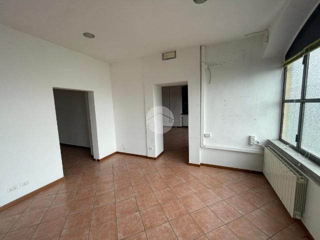 Ufficio in vendita a Borgo Palazzo, Bergamo