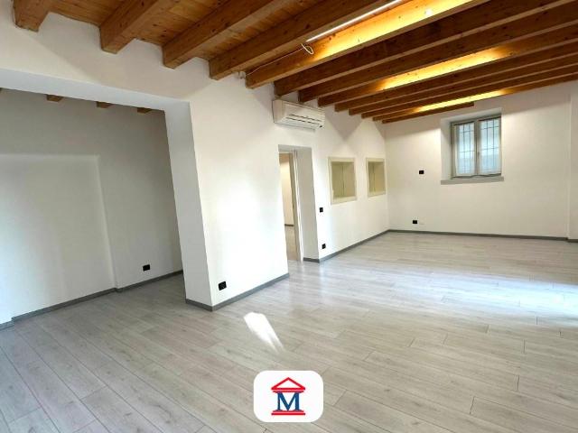 Ufficio in vendita a Città Alta, Bergamo