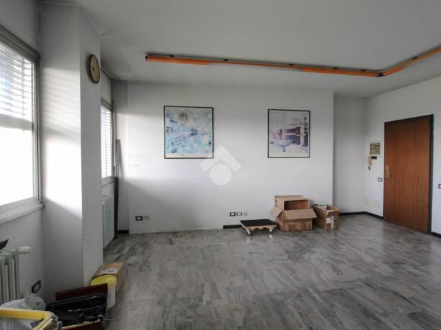 Ufficio in vendita a Bergamo, Lombardia