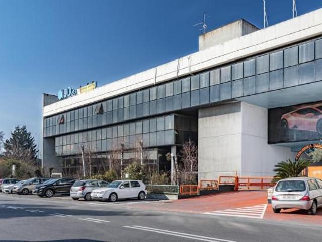 Ufficio in vendita a Villaggio degli Sposi, Bergamo