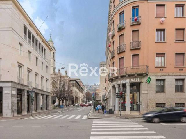Ufficio in vendita a Città Alta, Bergamo