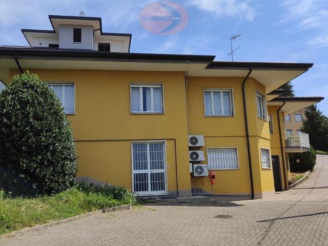 Ufficio in vendita a Montesiro, Besana In Brianza