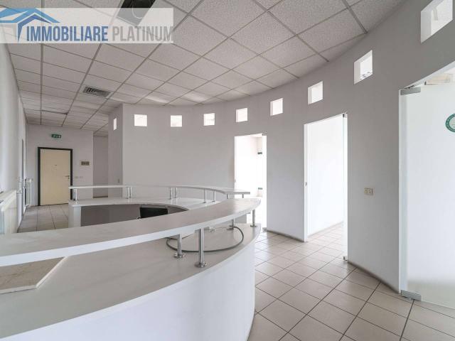 Ufficio in vendita a Biassono, Lombardia