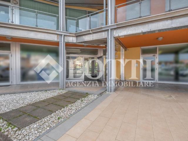 Ufficio in vendita a Bientina, Toscana