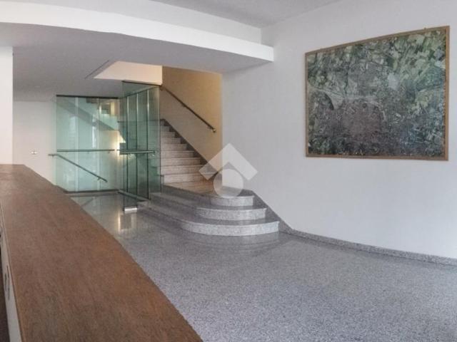 Ufficio in vendita a Santo Stefano, Bologna