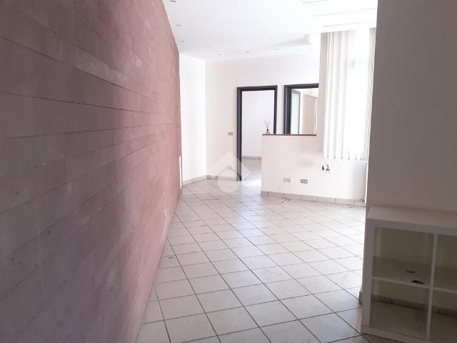 Ufficio in vendita a Santo Stefano, Bologna