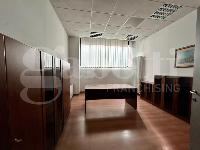 Ufficio in vendita a Porto-Saragozza, Bologna