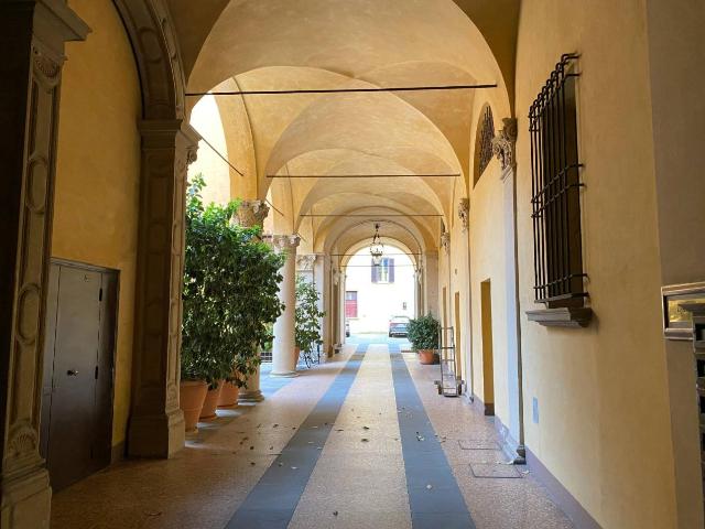 Ufficio in vendita a Porto-Saragozza, Bologna