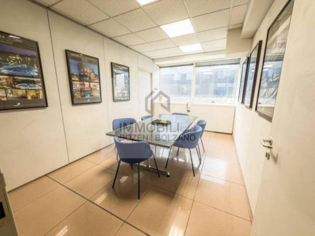 Ufficio in vendita a Oltrisarco-Aslago - Oberau-Haslach, Bolzano - Bozen