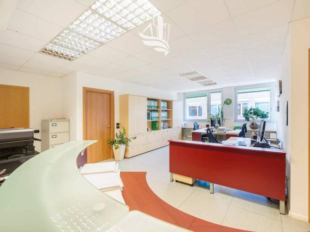Ufficio in vendita a Oltrisarco-Aslago - Oberau-Haslach, Bolzano - Bozen